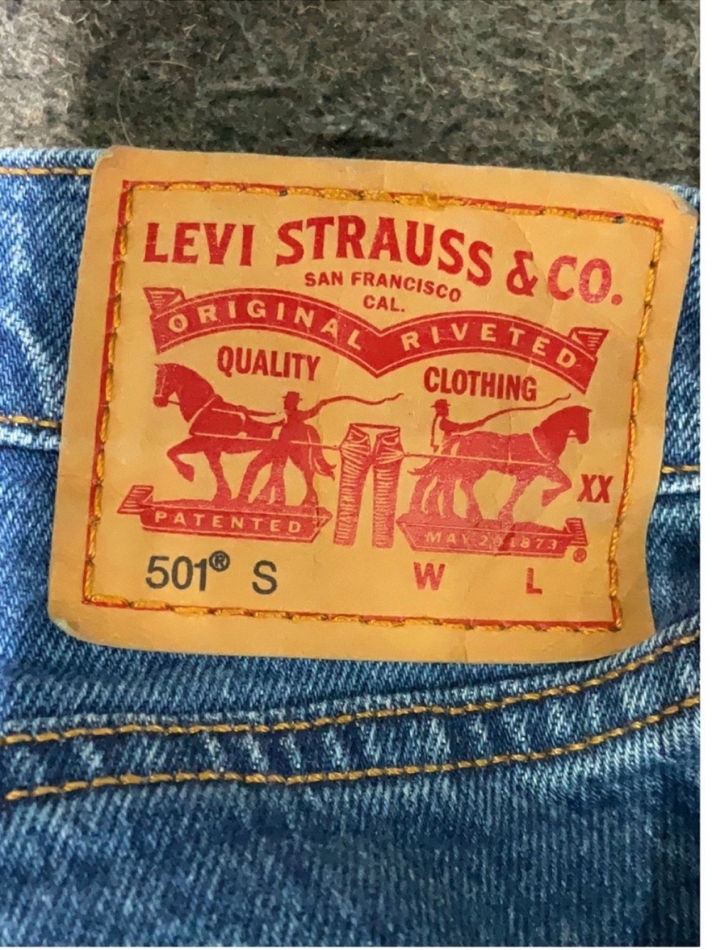 Levi’s 501 Distressed Jeans Medium Wash Button Fly Straight Leg 26 - Picture 4 of 5